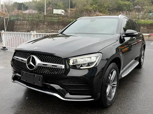 MERCEDES-BENZ GLC