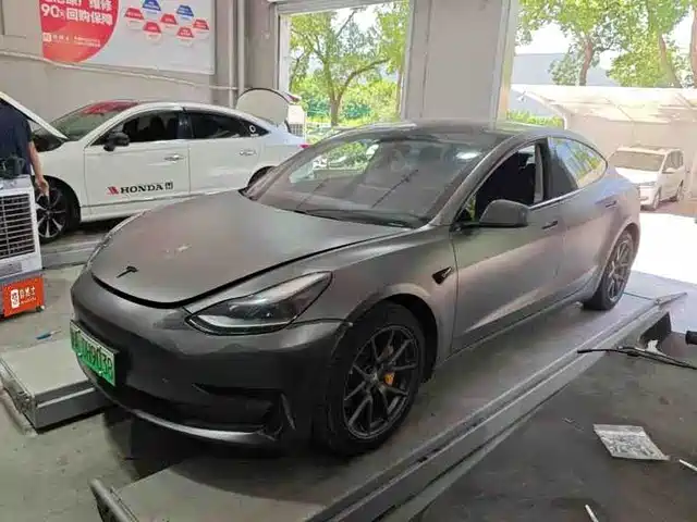 Tesla Model 3 2021