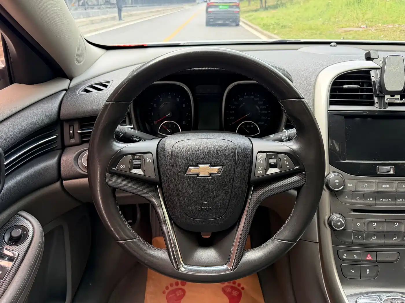 Chevrolet Malibu 2012 2.0L Automatic Luxury Edition фото 6