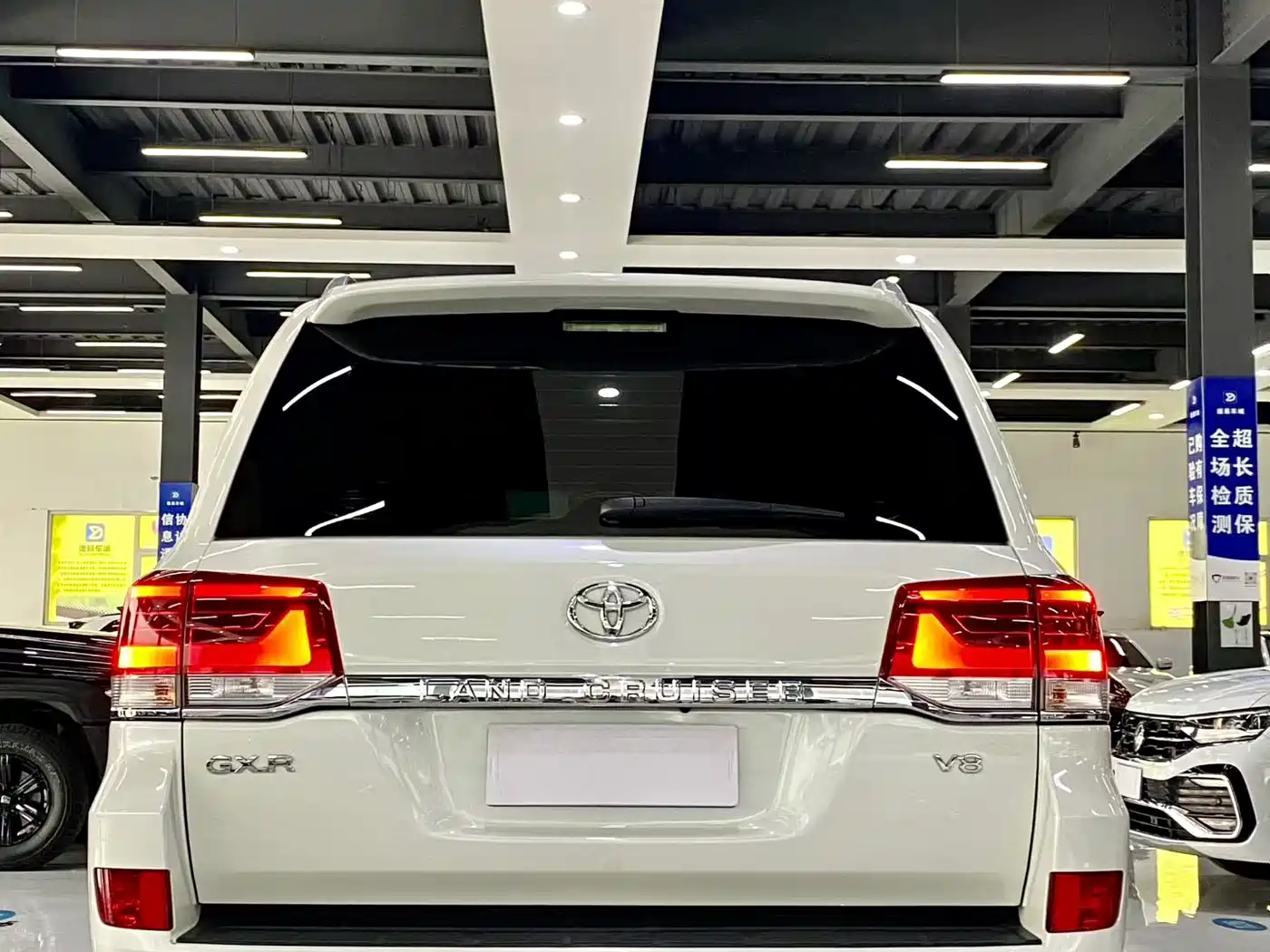 Toyota Land Cruiser (Import) фото 8