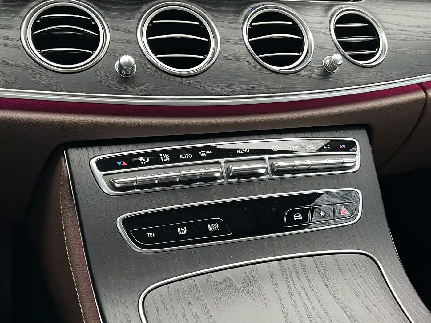 Mercedes-Benz E-Class 2023 E 300 L Sport Luxury фото 19