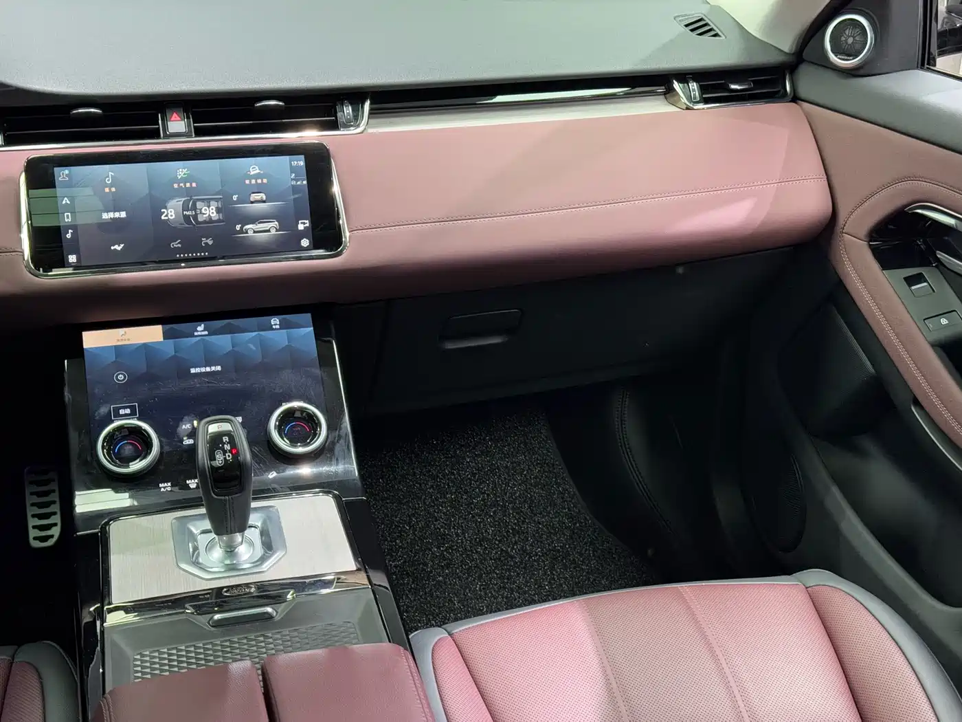 Land Rover Range Rover Evoque 2023 Range Rover Evoque L 249PS Luxury Edition фото 14