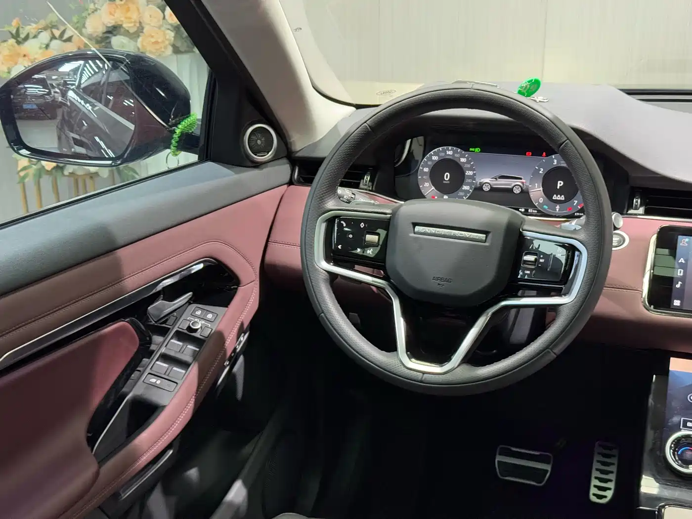 Land Rover Range Rover Evoque 2023 Range Rover Evoque L 249PS Luxury Edition фото 15