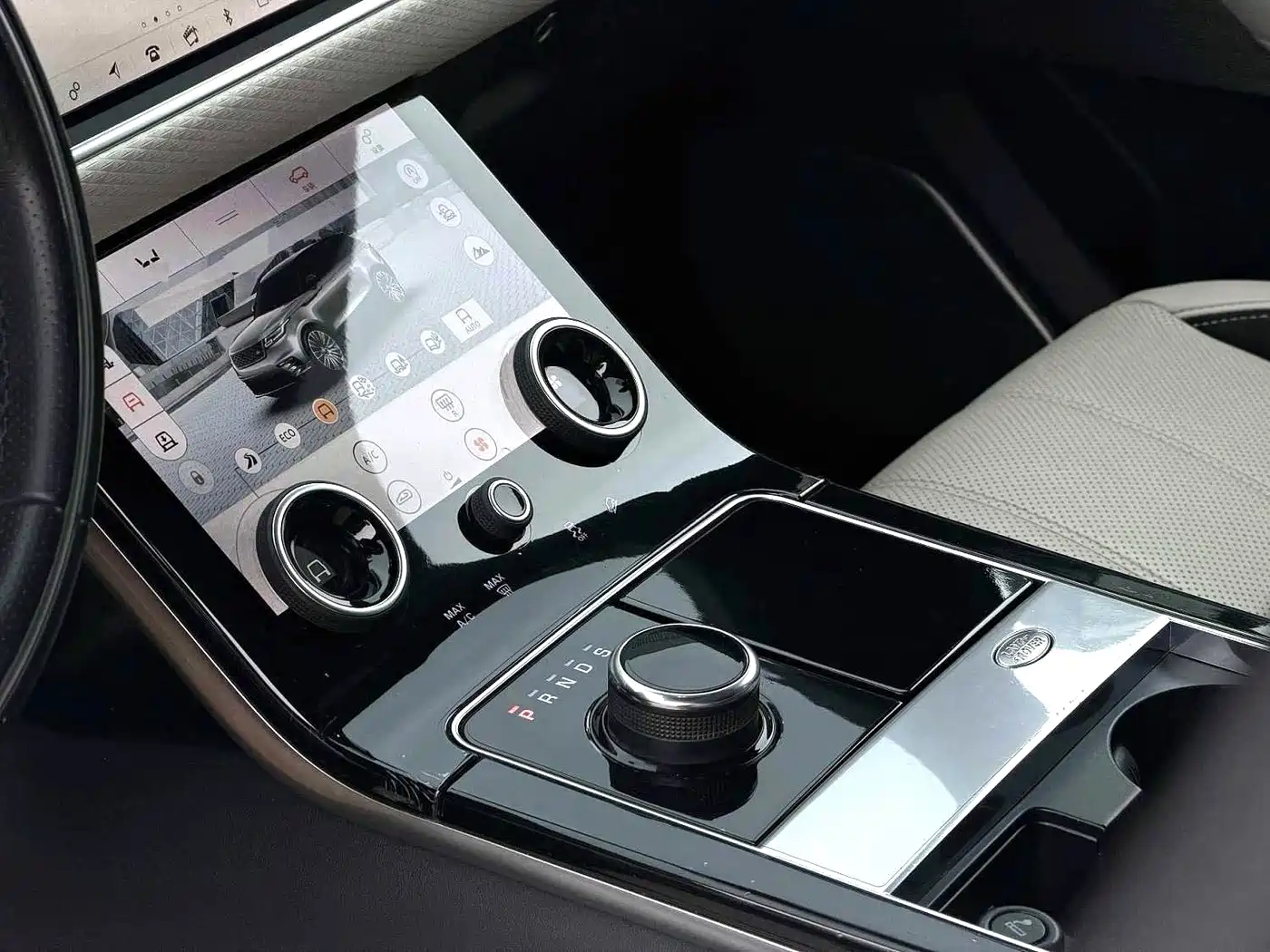 Land Rover Range Rover Velar 2017 P380 R-DYNAMIC SE фото 5