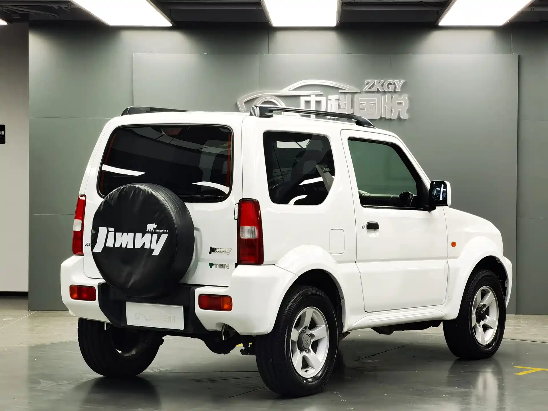 Фото 4 - Suzuki Jimny (Import)