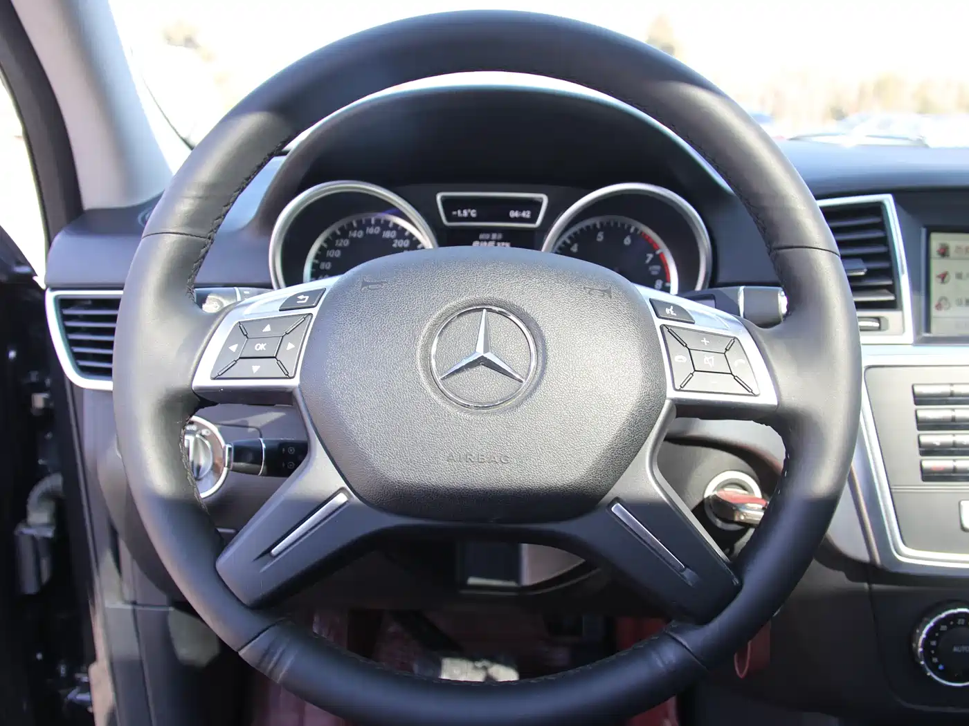 Mercedes-Benz M-Class 2014 ML 320 4MATIC фото 19