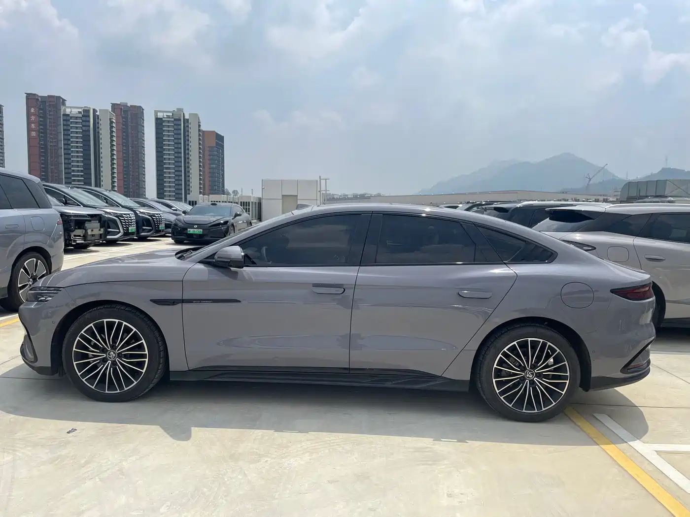 BYD Han 2025 2025 DM-i Smart Driving Edition 125KM LiDAR Flagship