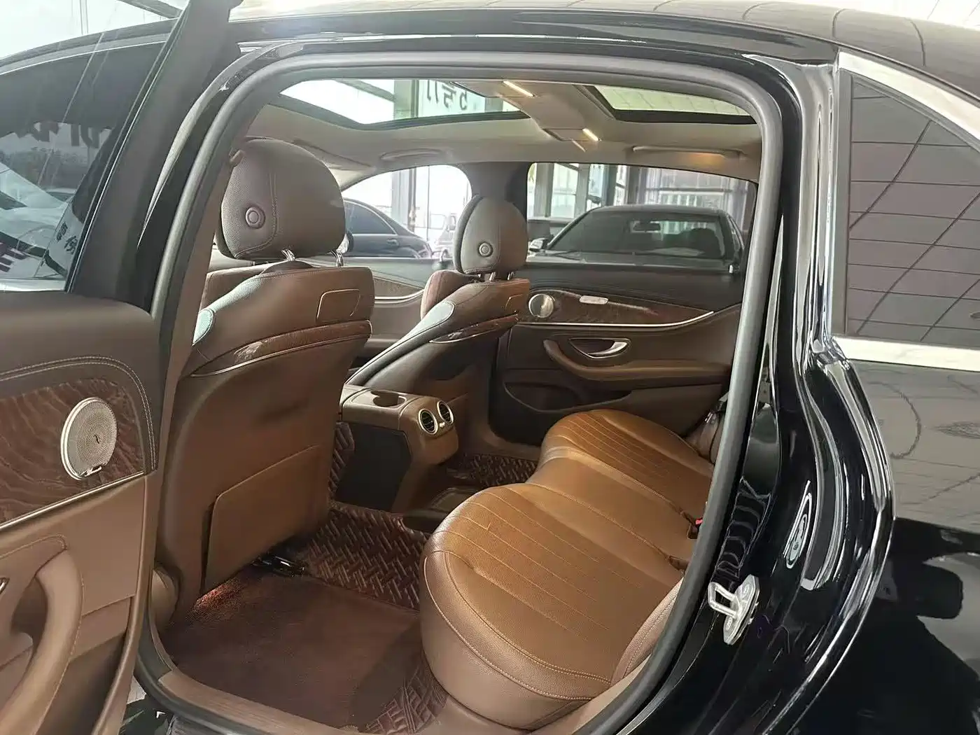 Mercedes-Benz E-Class 2018 Facelift E 200 L фото 3