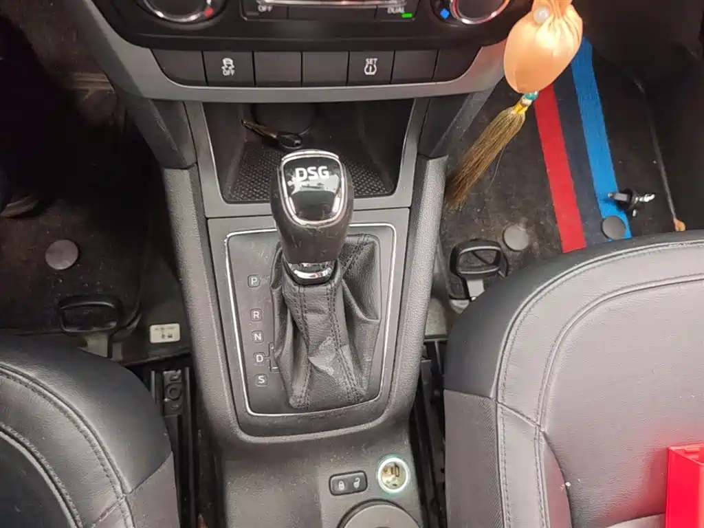 Škoda Yeti 2014 1.4TSI DSG Polar фото 21