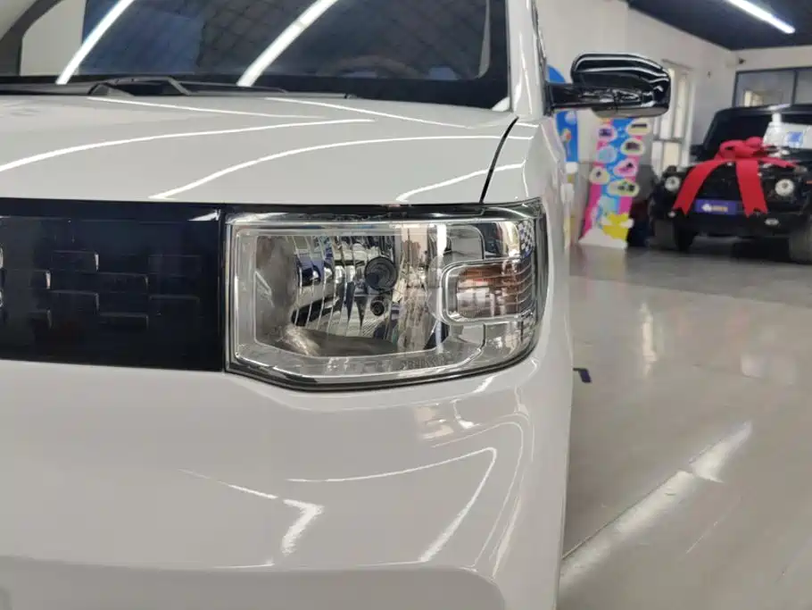 Photo 5 - Wuling Motors Hongguang MINIEV