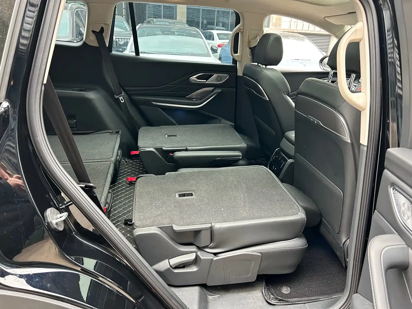 Hongqi HS7 PHEV 2024 2.0T PHEV 4WD Flagship Edition 6-seater фото 16