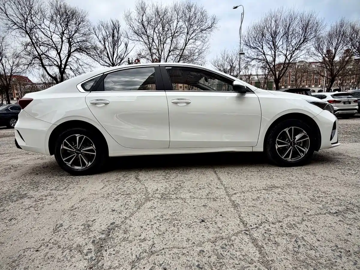 Kia K3 2023 Model 1.5L CVT Luxury Edition фото 7