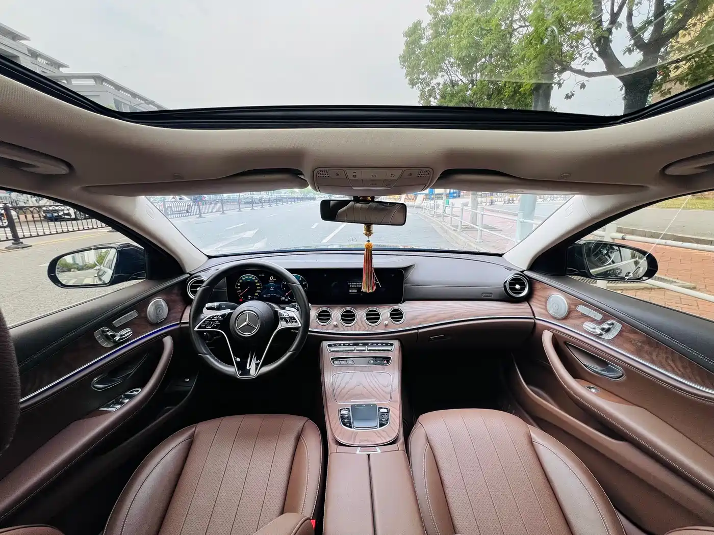 Mercedes-Benz E-Class 2022 E 300 L Luxury фото 9
