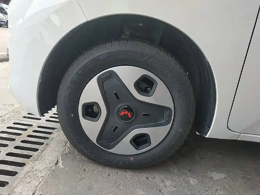 Wuling Motors Wuling Zhiguang NEV 2026 2025 Model 305km Base Version