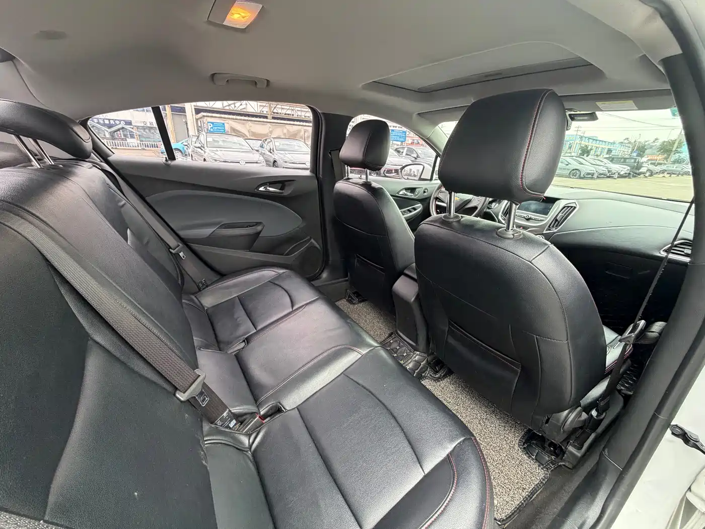 Chevrolet Cruze 2018 320 Automatic Pioneer Sunroof Edition фото 10