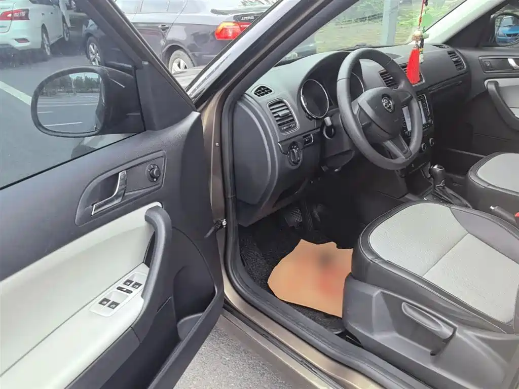 Škoda Yeti 2016 1.4TSI DSG Forward Edition фото 16