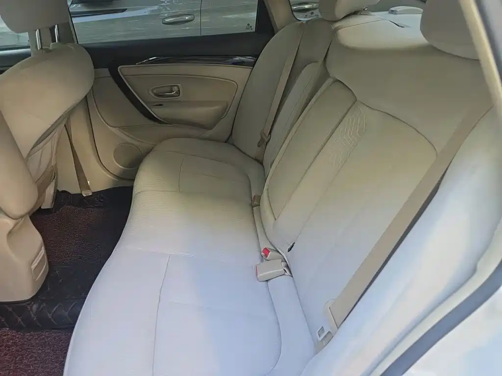 Dongfeng Aeolus Dongfeng Fengshen A60 2017 2016 1.6L Automatic Luxury