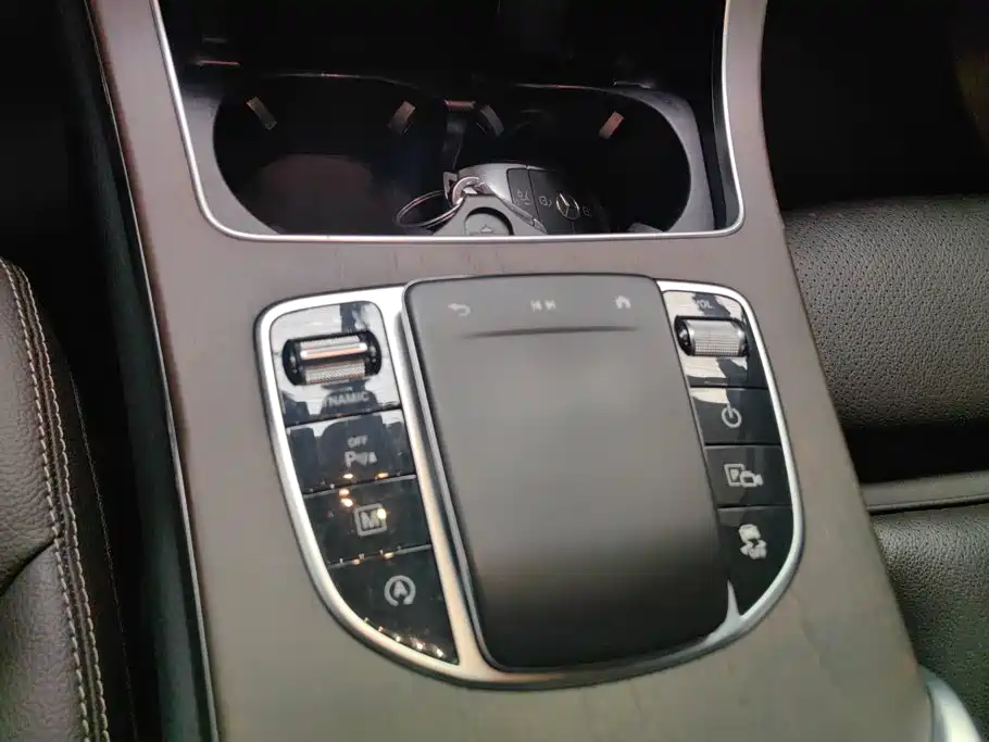 Фото 16 - Mercedes-Benz GLC