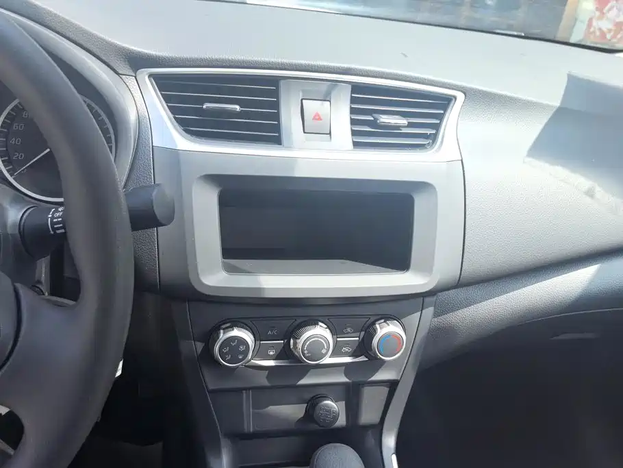 Nissan Sylphy 2026 2024 Model Year Facelift Classic 1.6XE CVT Comfort Edition