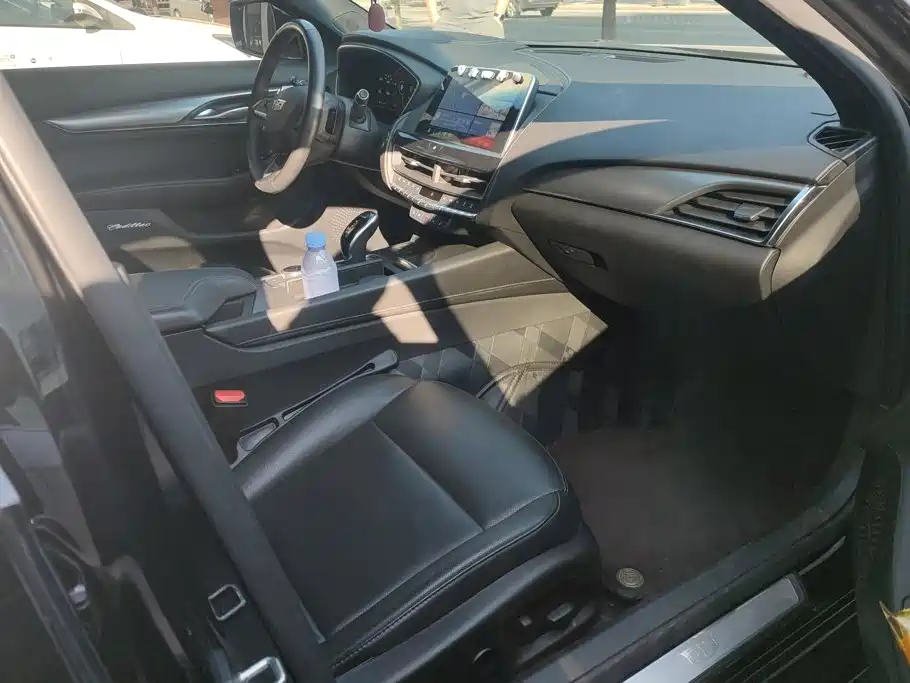 Фото 8 - Cadillac CT5