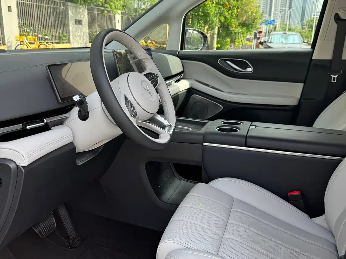 Voyah Auto Voyah Dreamer 2025 PHEV AWD Flagship Qian Kun Edition фото 7