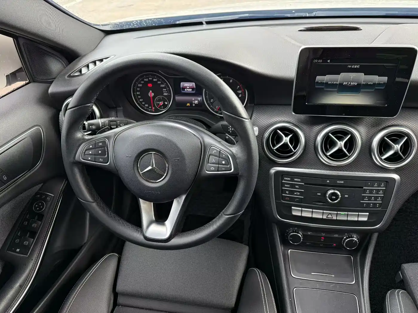 Mercedes-Benz A-Class (Import) 2016 A 200 Dynamic фото 8