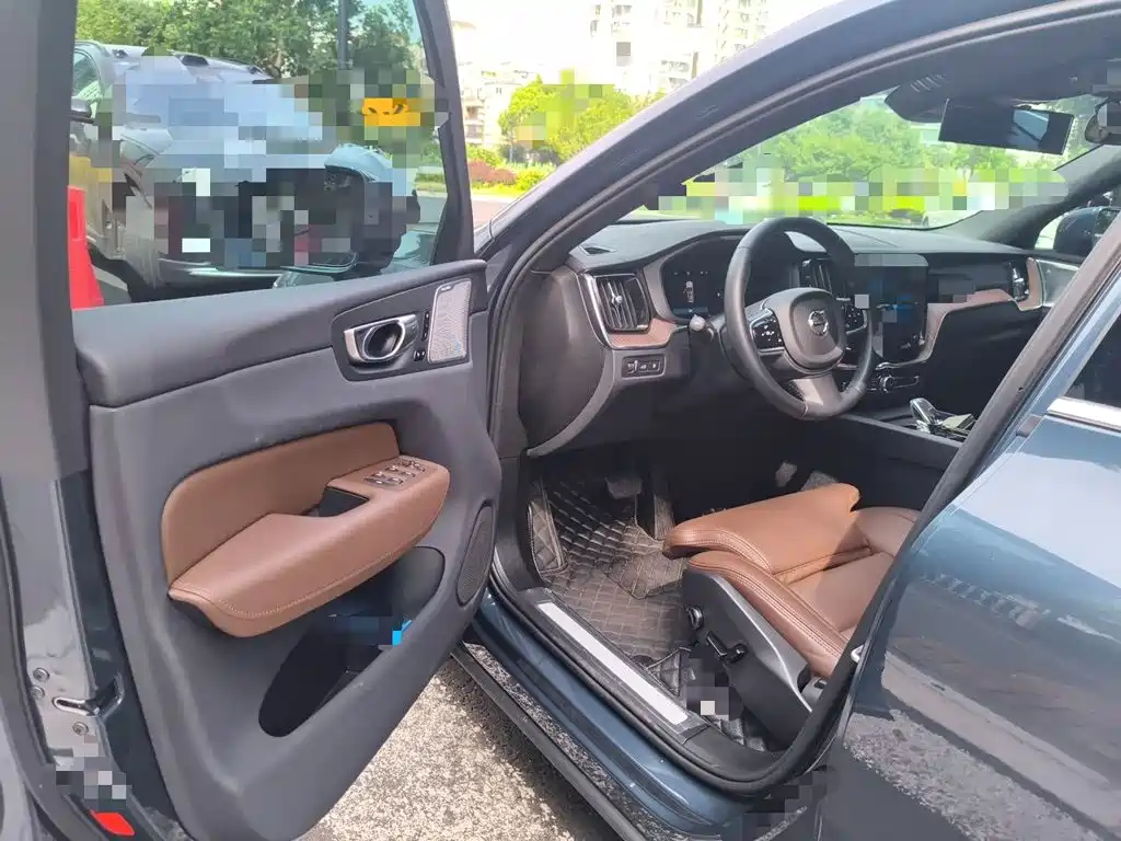 Volvo XC60 Plug-in Hybrid 2021 2022 T8 Plug-in Hybrid AWD Elegance Luxury Edition
