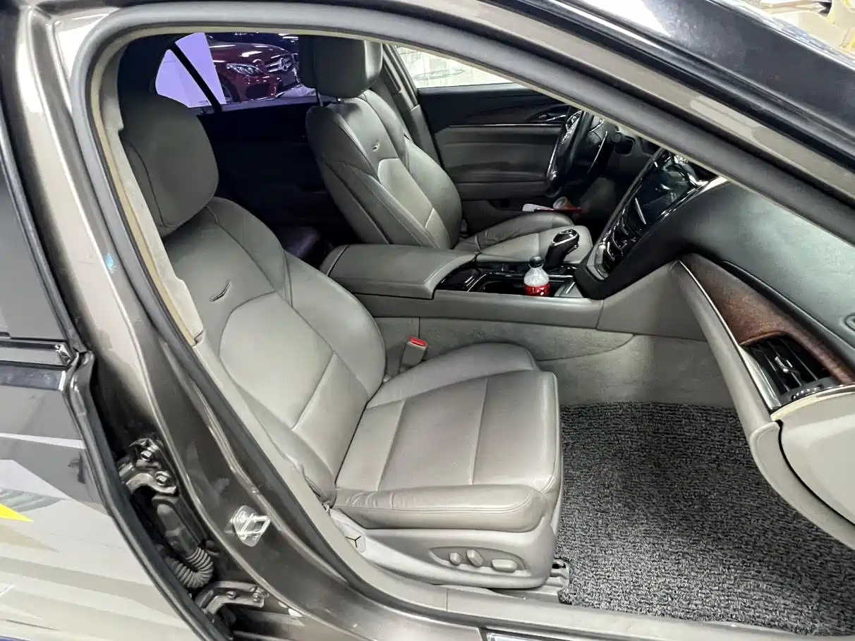 Фото 23 - Cadillac CTS (Import)