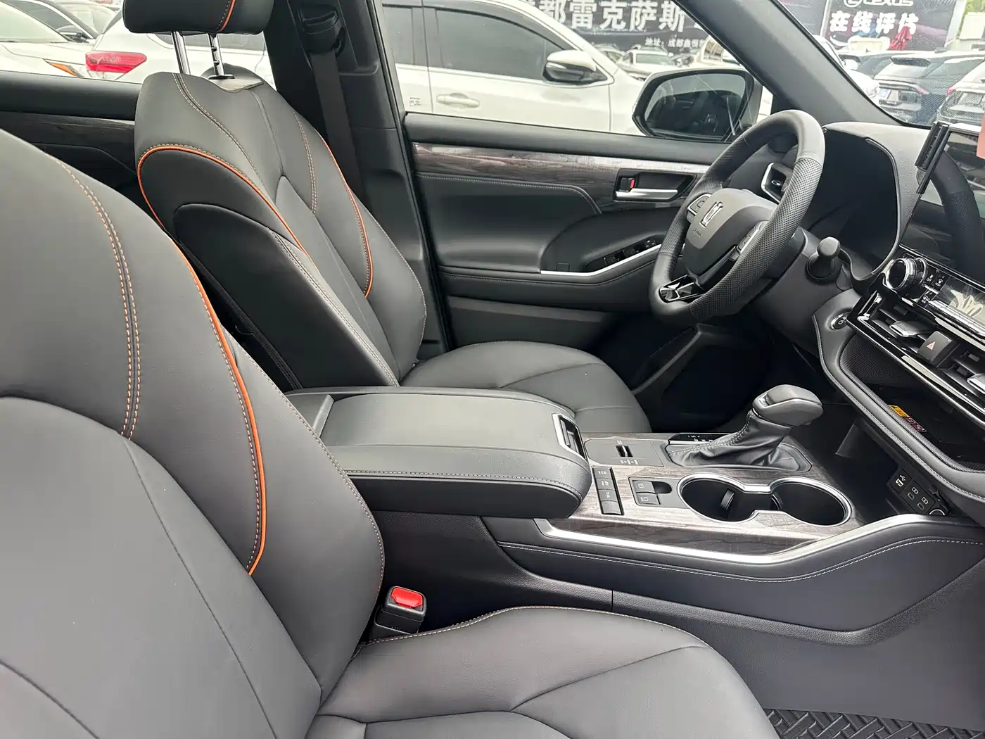 Toyota Crown Kluger 2024 2.5L HEV 4WD Luxury Edition фото 5