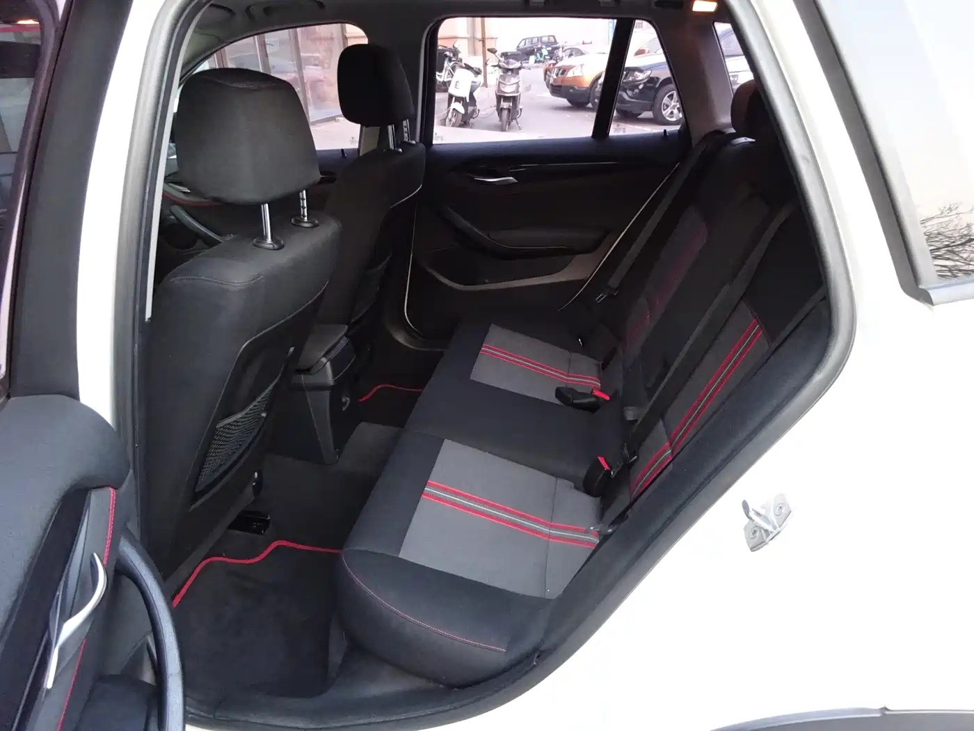 BMW X1 2013 sDrive18i Sport Design Package фото 7