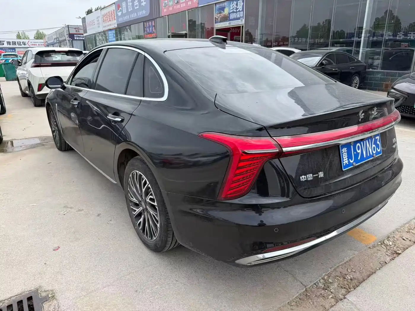 Hongqi H5 2025 2.0T Automatic Flag Celebration 500,000 Units Anniversary Edition фото 9