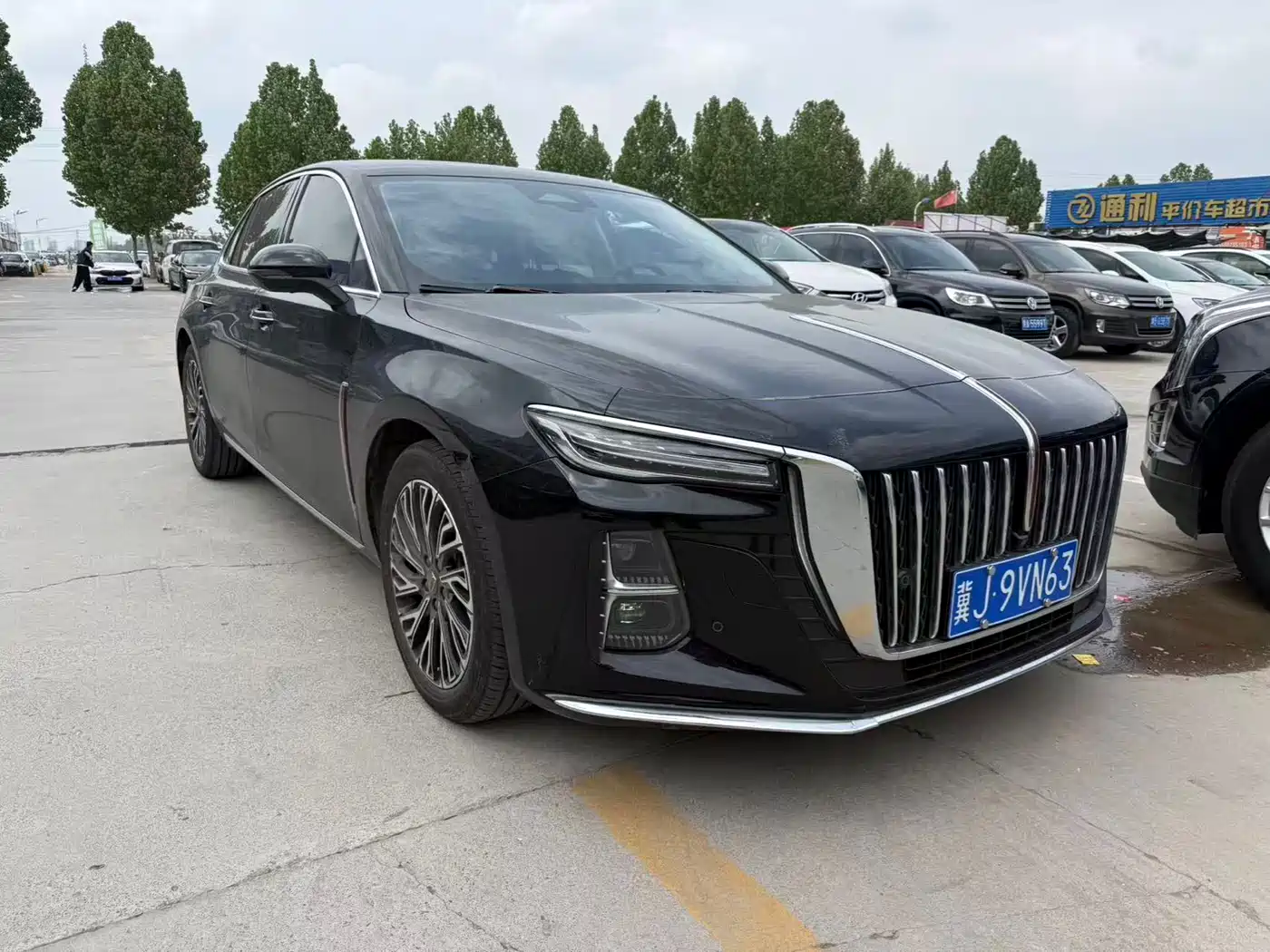 Hongqi H5 2025 2.0T Automatic Flag Celebration 500,000 Units Anniversary Edition фото 3
