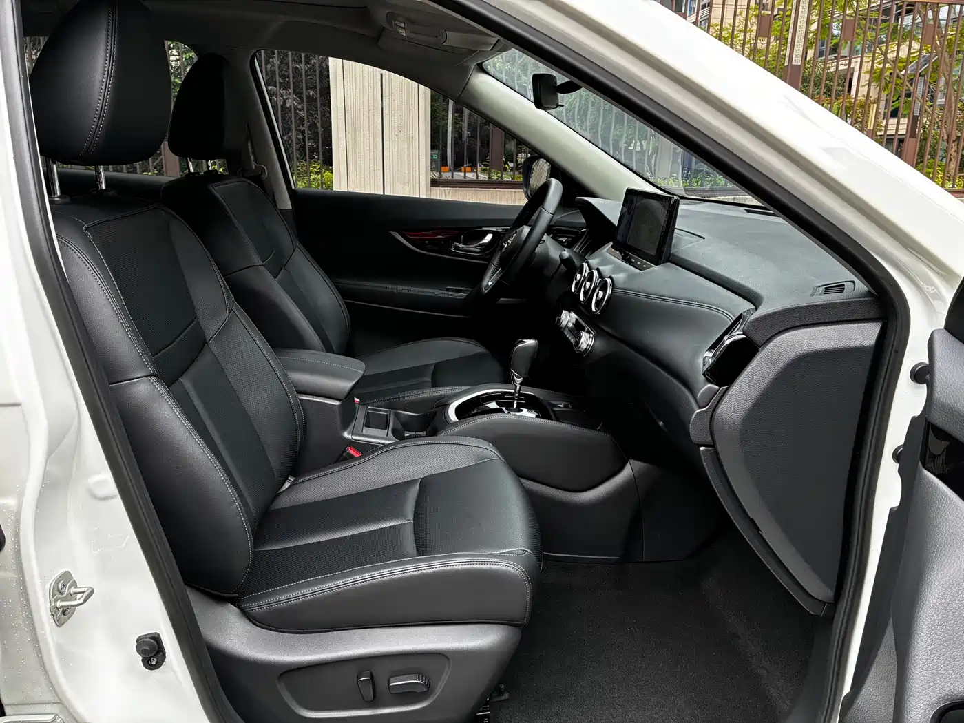 Nissan X-Trail 2026 2025 Honor 2.0L 2WD Leading Edition