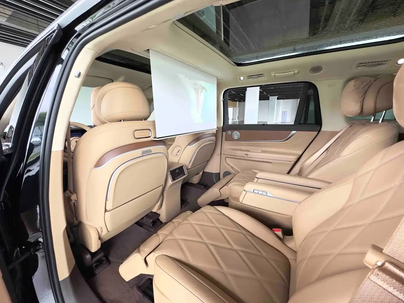 AITO Wenjie AITO M9 2025 Extended Range Ultra 52kWh 6-Seater фото 30