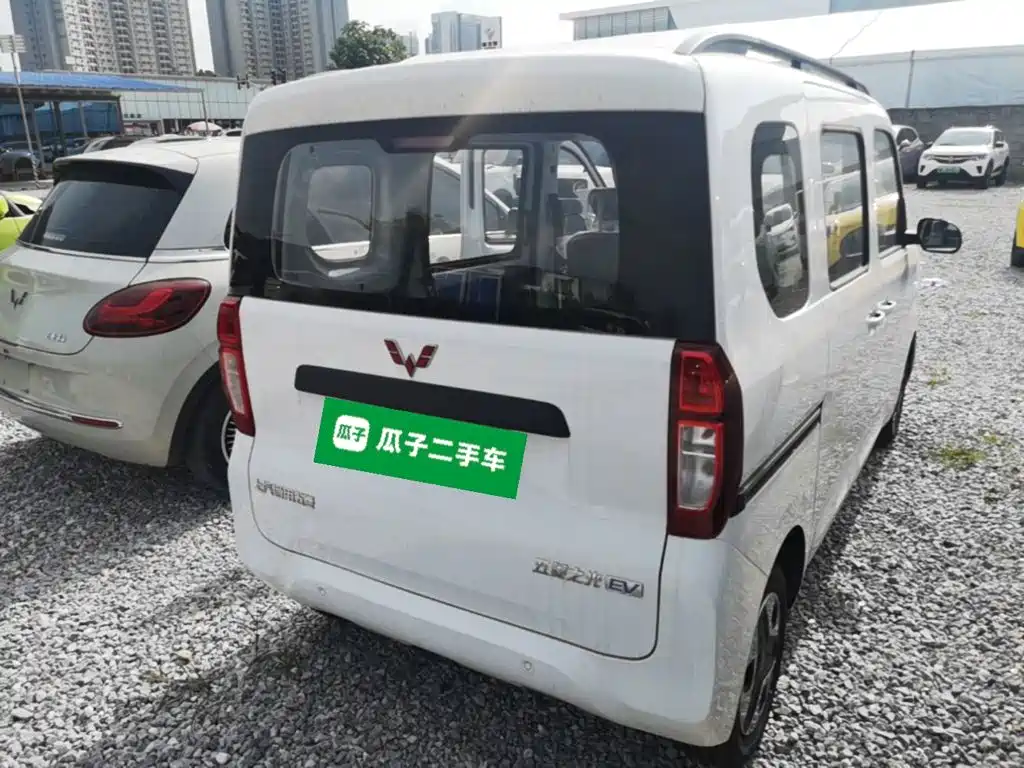 Wuling Motors Wuling Zhiguang NEV 2026 2025 Model 305km Base Version