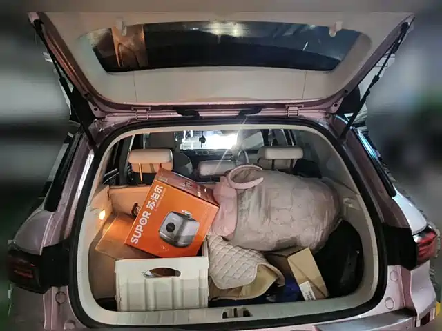 Geely ICON 2023 Model 1.5TD Chocolate Deluxe Edition — фото 4