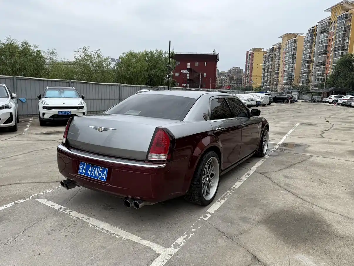 Chrysler 300C 2006 2006 Model 5.7L Luxury Navigator Edition