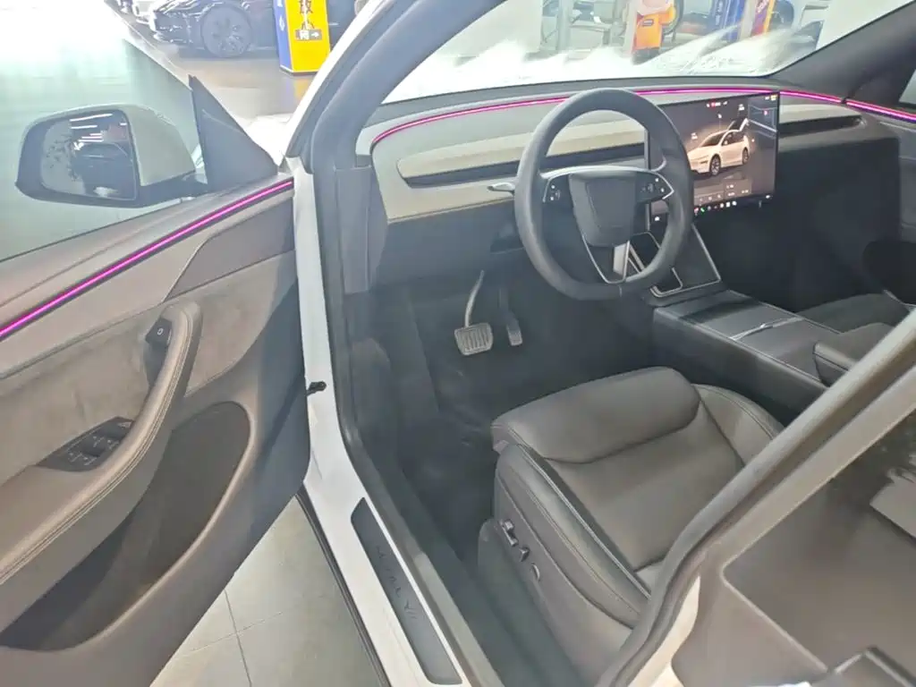 Tesla Model Y L 2025 2025 Facelift Long Range AWD