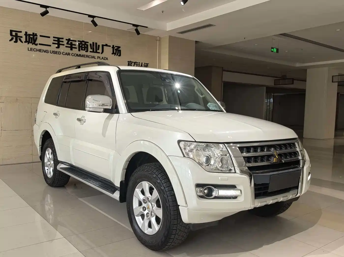 Mitsubishi Pajero (Import) 2015 3.0L Automatic Elite Premium Edition China V фото 2