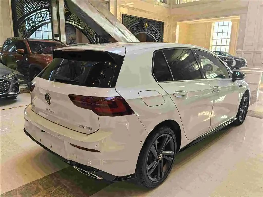 Volkswagen Golf 2023 280TSI DSG R-Line Lite фото 25