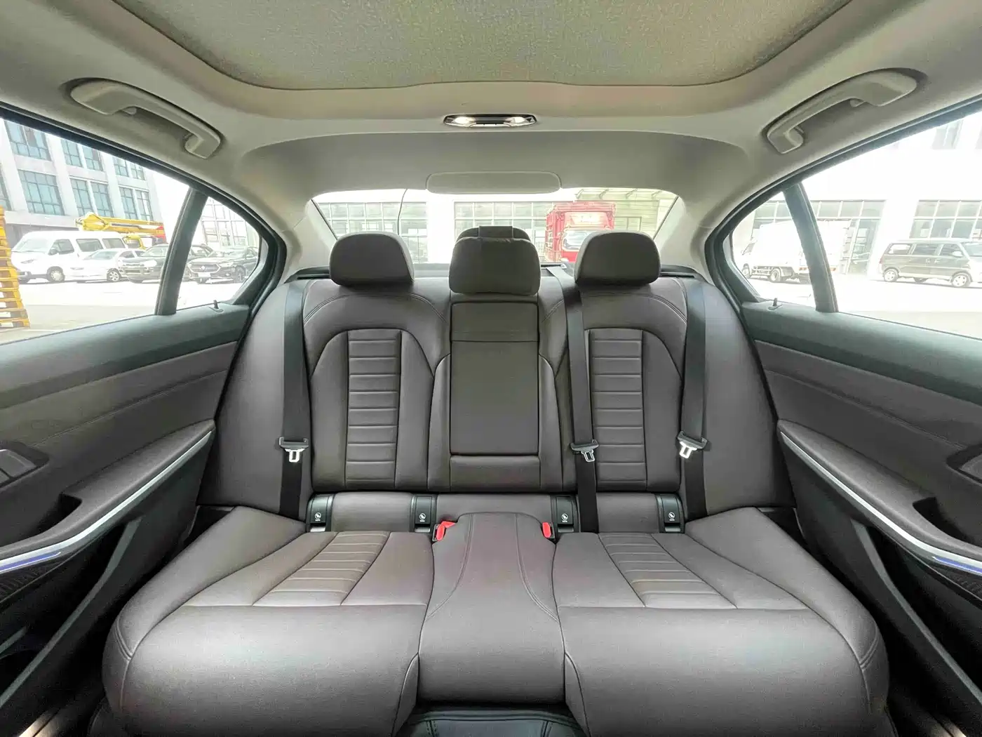 BMW 3 Series 2020 325Li Launch Edition фото 15
