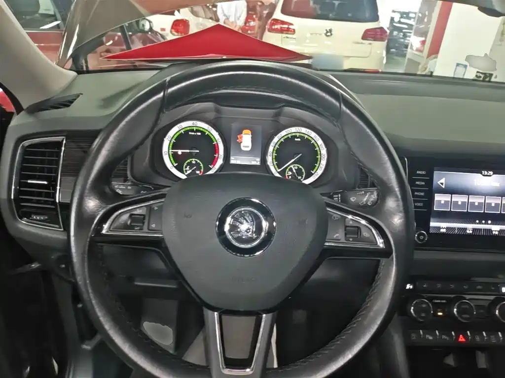 Škoda Kodiaq 2017 TSI330 7-seater 2WD Luxury Tech Edition фото 11