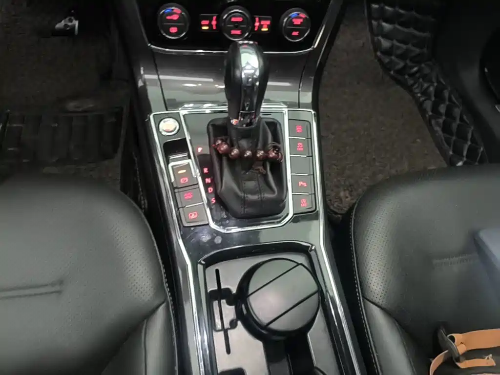 Photo 10 - Volkswagen Passat