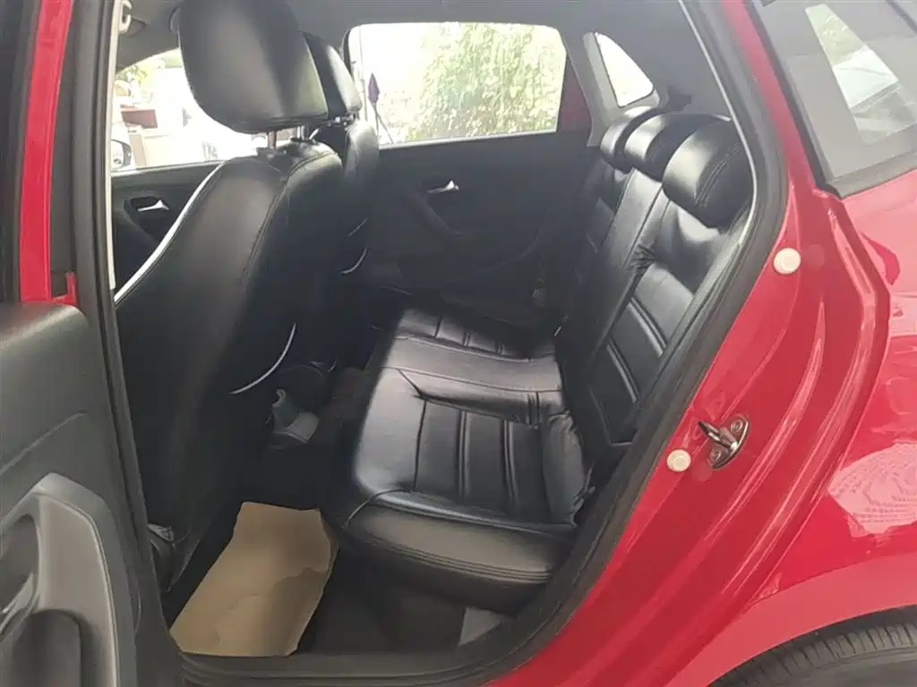 Volkswagen Polo 2016 1.4L Automatic Trend фото 17