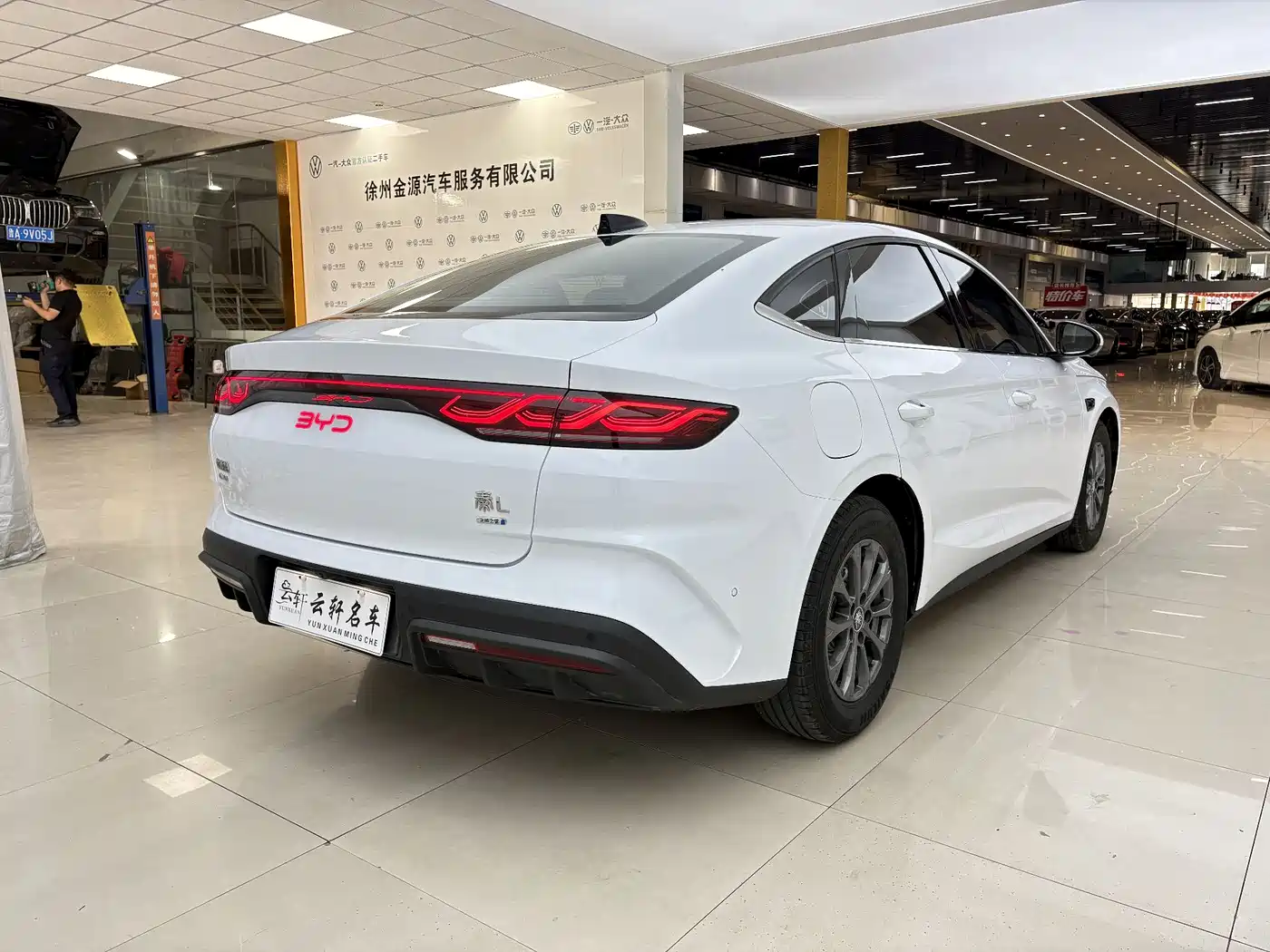 BYD Qin L 2025 DM-i Smart Drive Edition 80KM Leading фото 16