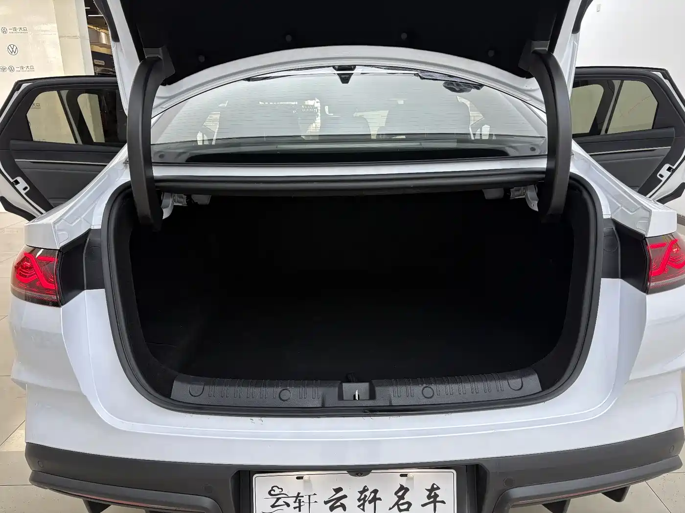 BYD Qin L 2025 DM-i Smart Drive Edition 80KM Leading фото 13