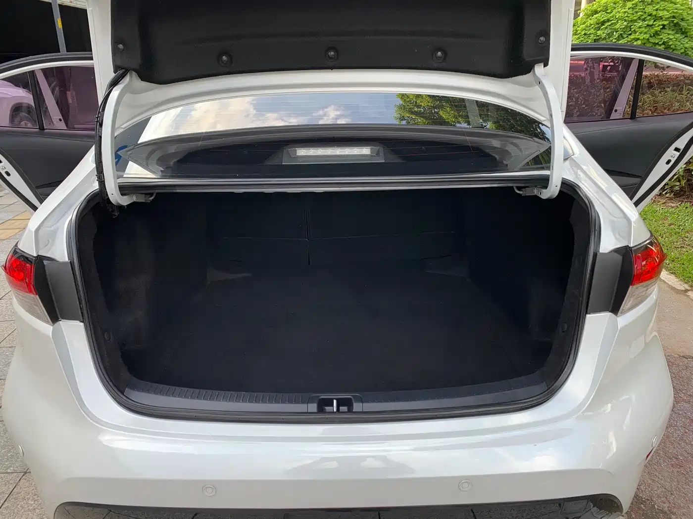 Toyota Levin 2021 185T CVT Luxury Edition фото 12