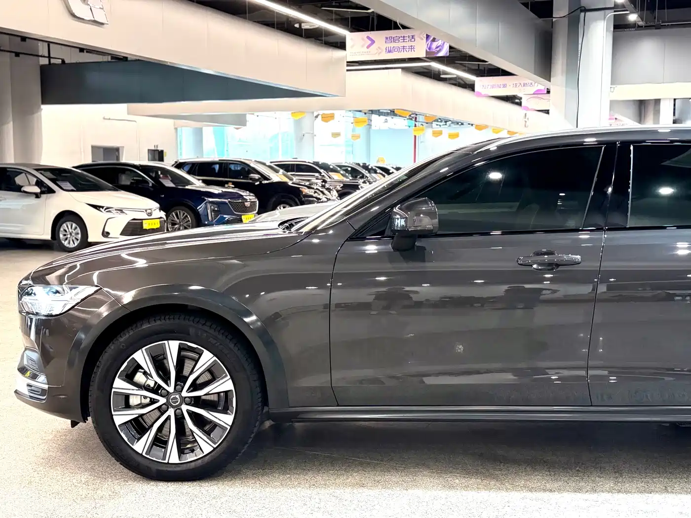 Volvo V90 2024 2024 Cross Country B5 AWD Wisdom Edition