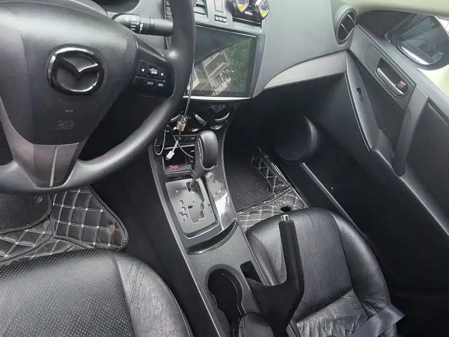 Фото 16 - Mazda 2 (Imported)