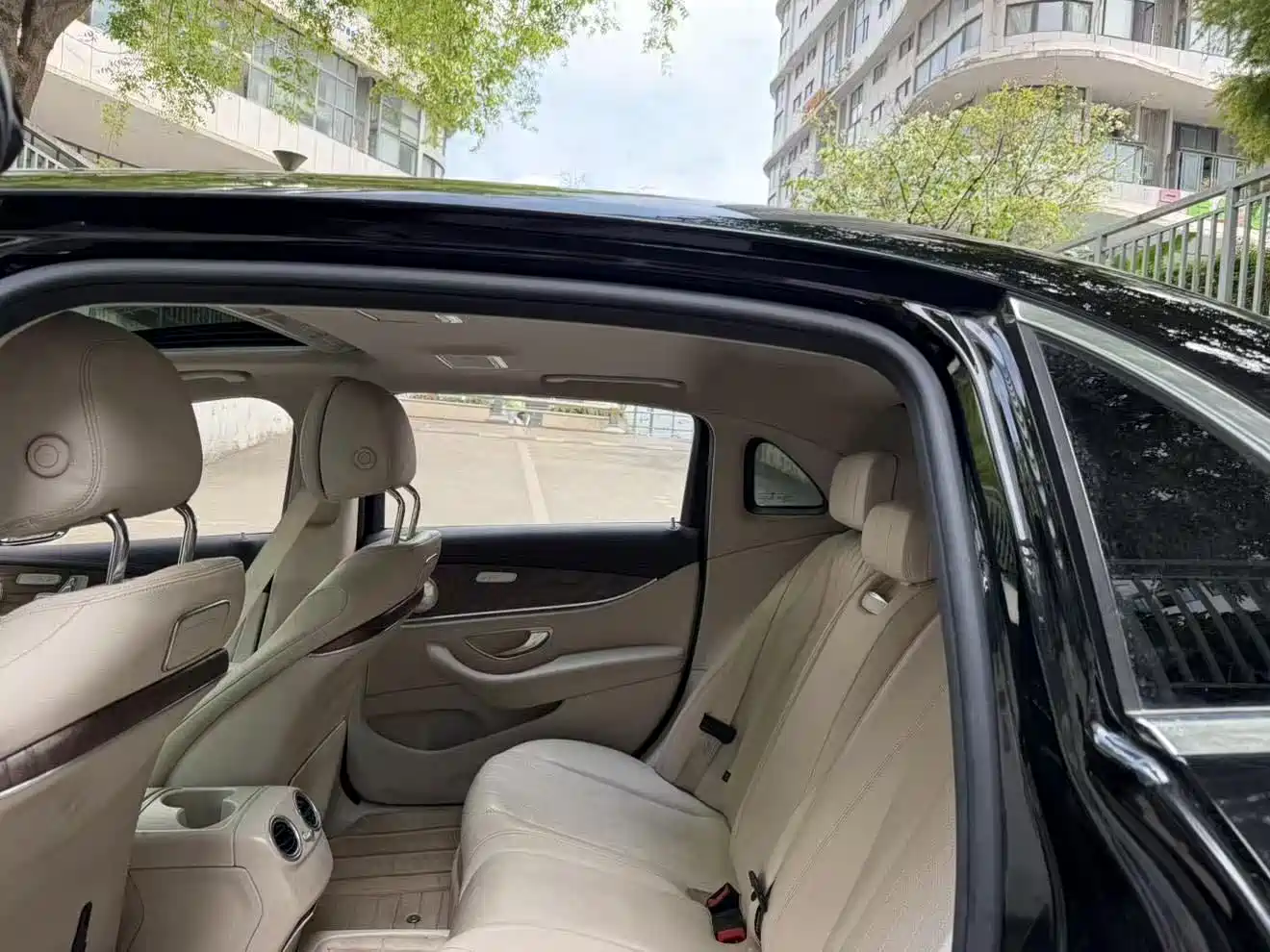 Mercedes-Benz E-Class 2016 E 300 L Fashion Type фото 13